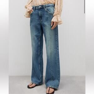 Mango Women’s Sz 8 Straight Jeans with Decorative Seams